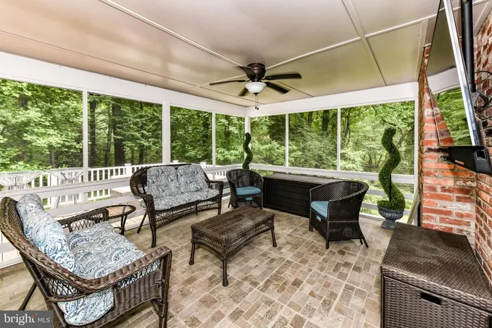 9342 Campbell Rd, Vienna, Virginia 22182