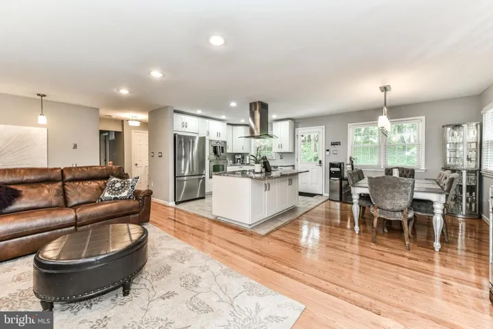 9342 Campbell Rd, Vienna, Virginia 22182