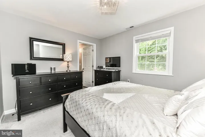 9342 Campbell Rd, Vienna, Virginia 22182