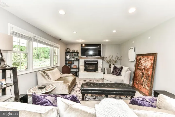 9342 Campbell Rd, Vienna, Virginia 22182