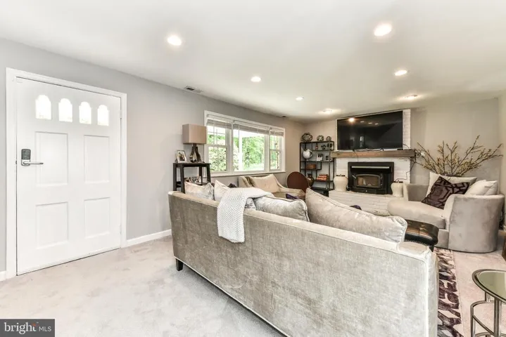 9342 Campbell Rd, Vienna, Virginia 22182