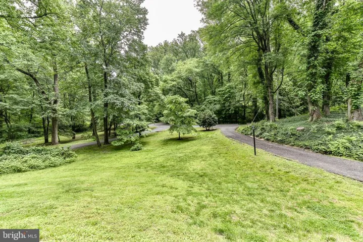 9342 Campbell Rd, Vienna, Virginia 22182