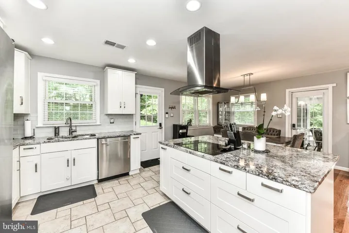 9342 Campbell Rd, Vienna, Virginia 22182