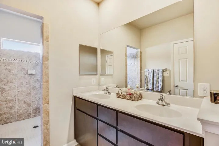 42643 Aden Ter, Ashburn, Virginia 20148