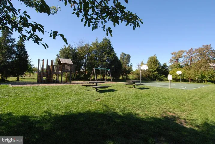 42643 Aden Ter, Ashburn, Virginia 20148