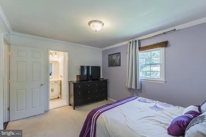 7807 Worthing Ct, Alexandria, Virginia 22315