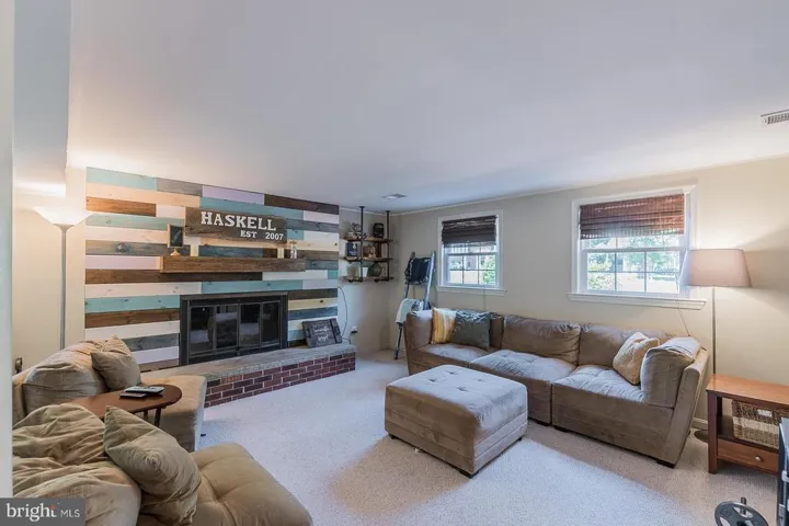 7807 Worthing Ct, Alexandria, Virginia 22315