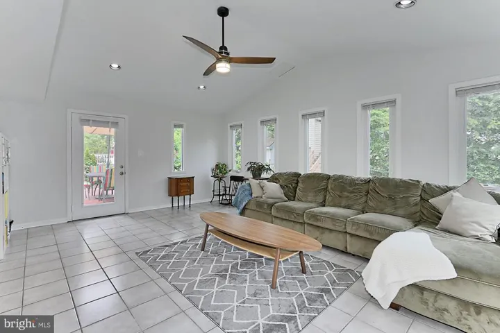 7410 Gresham St, Springfield, Virginia 22151