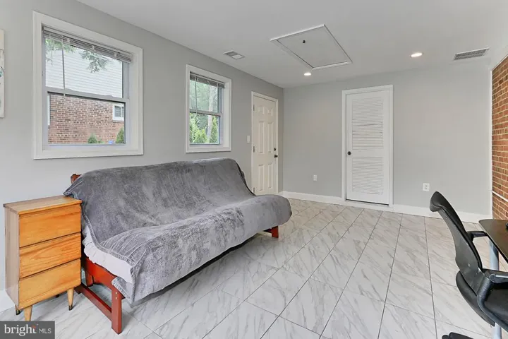 7410 Gresham St, Springfield, Virginia 22151