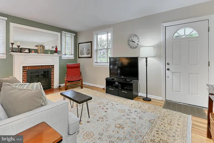 2931 Woodlawn Ave, Falls Church, Virginia 22042