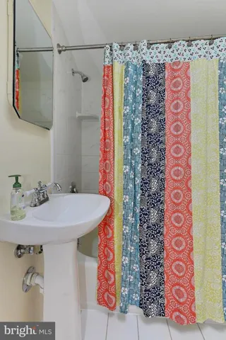 2931 Woodlawn Ave, Falls Church, Virginia 22042