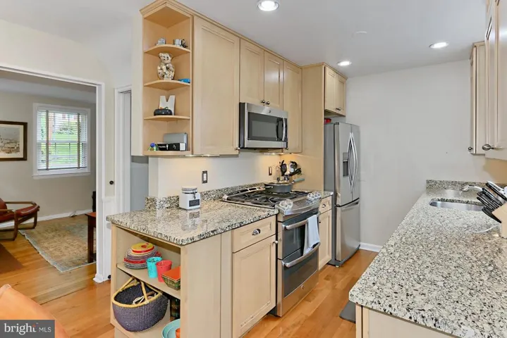 2931 Woodlawn Ave, Falls Church, Virginia 22042