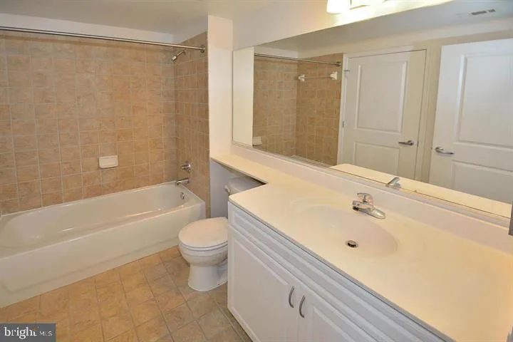 555 Massachusetts Ave Nw #704, Washington, District of Columbia 20001