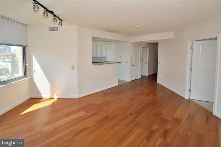 555 Massachusetts Ave Nw #704, Washington, District of Columbia 20001