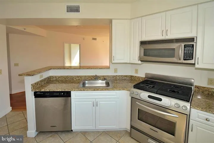 555 Massachusetts Ave Nw #704, Washington, District of Columbia 20001
