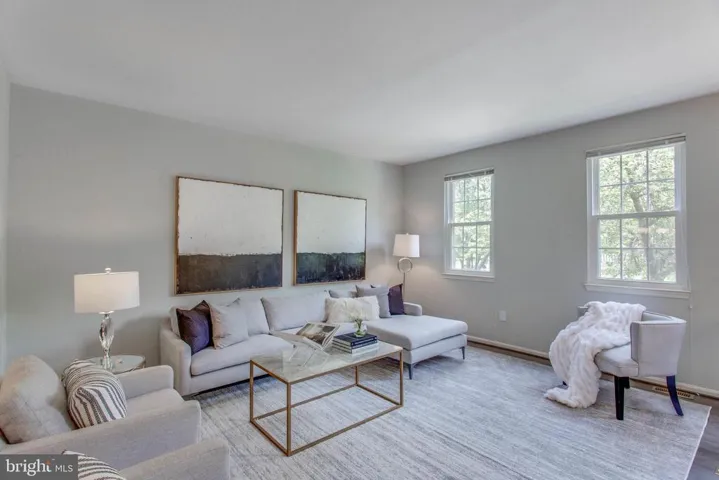 10131 Valentino Dr, Oakton, Virginia 22124