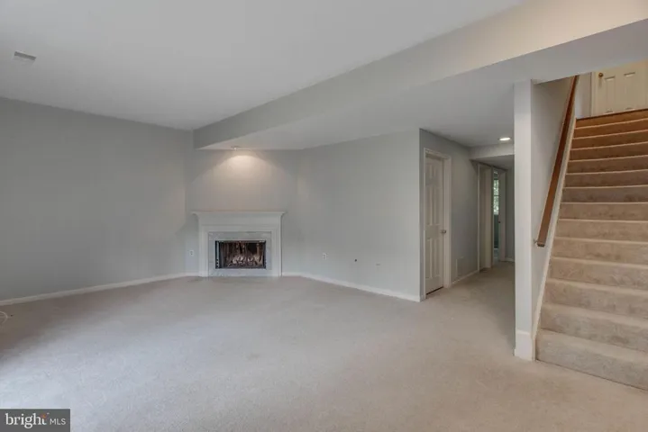 10131 Valentino Dr, Oakton, Virginia 22124