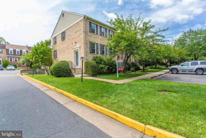 10131 Valentino Dr, Oakton, Virginia 22124