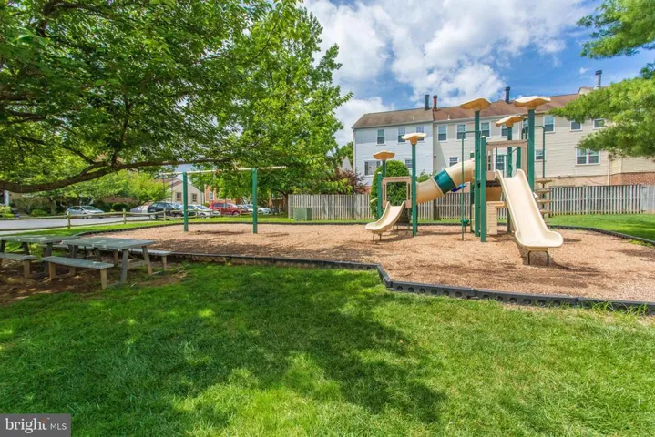 10131 Valentino Dr, Oakton, Virginia 22124