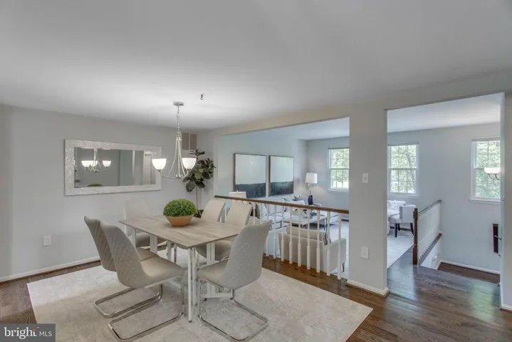 10131 Valentino Dr, Oakton, Virginia 22124