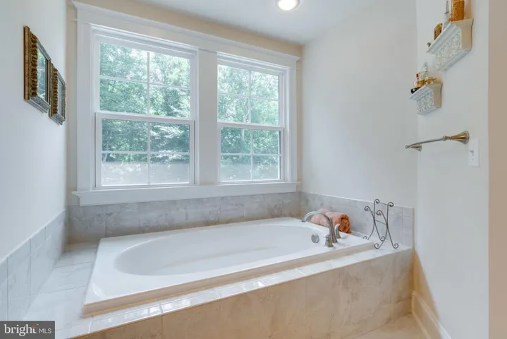 17064 Belle Isle Dr, Dumfries, Virginia 22026