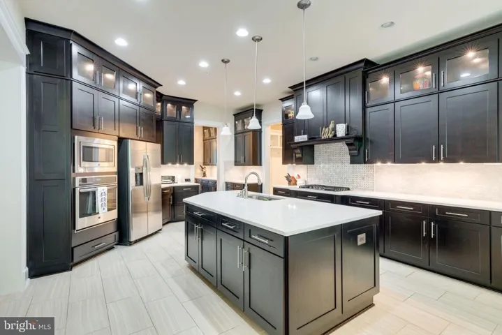 17064 Belle Isle Dr, Dumfries, Virginia 22026