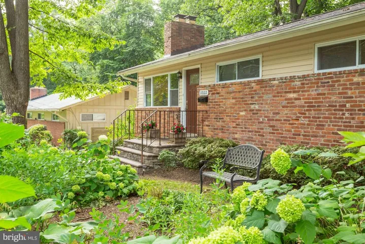10122 Spring Lake Ter, Fairfax, Virginia 22030