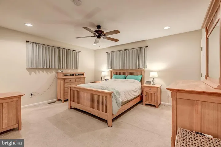 10122 Spring Lake Ter, Fairfax, Virginia 22030