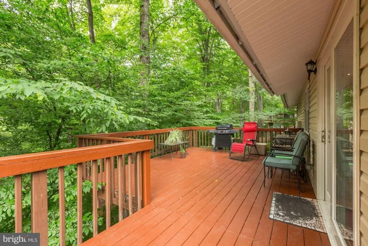 10122 Spring Lake Ter, Fairfax, Virginia 22030
