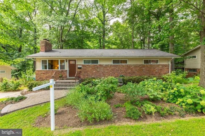 10122 Spring Lake Ter, Fairfax, Virginia 22030