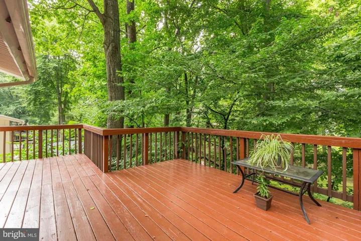 10122 Spring Lake Ter, Fairfax, Virginia 22030