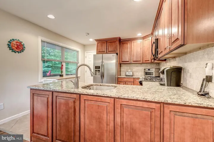 10122 Spring Lake Ter, Fairfax, Virginia 22030