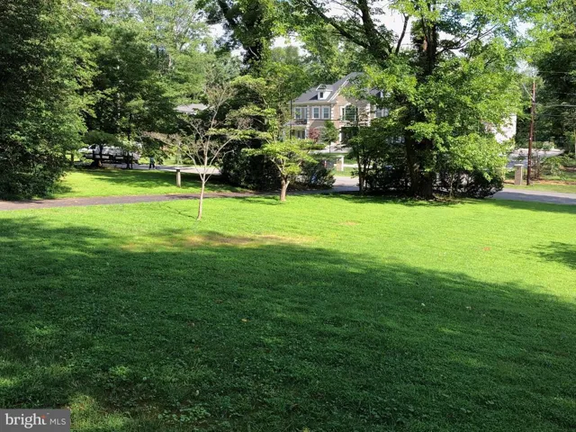 8905 Gallant Green Dr, Mclean, Virginia 22102
