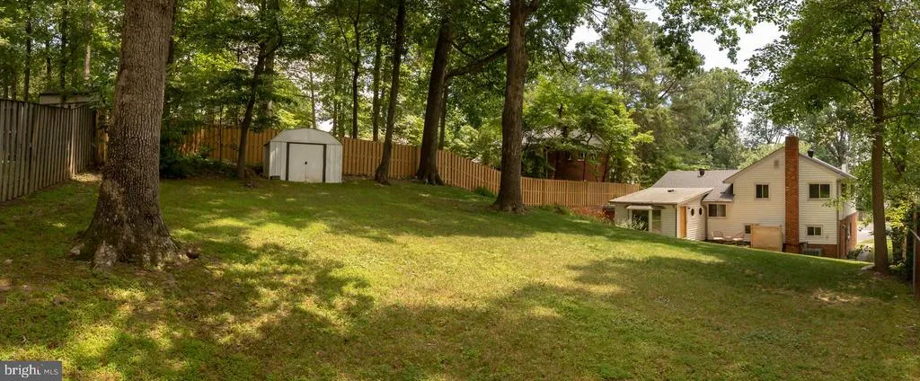 10822 Woodland Dr, Fairfax, Virginia 22030
