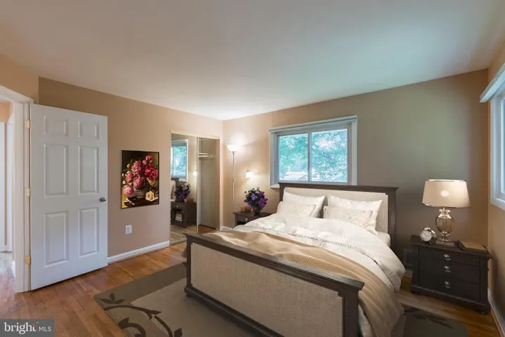 10822 Woodland Dr, Fairfax, Virginia 22030