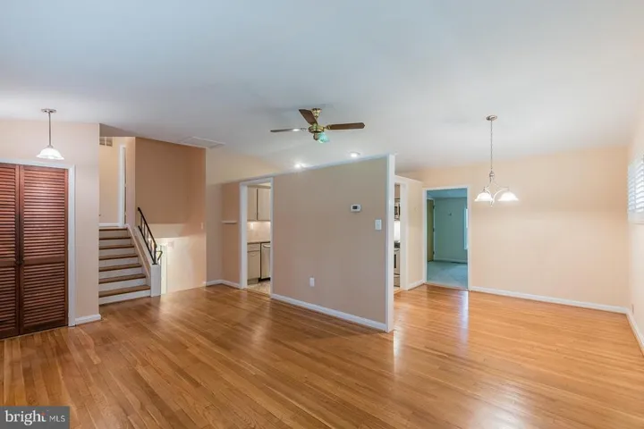 10822 Woodland Dr, Fairfax, Virginia 22030