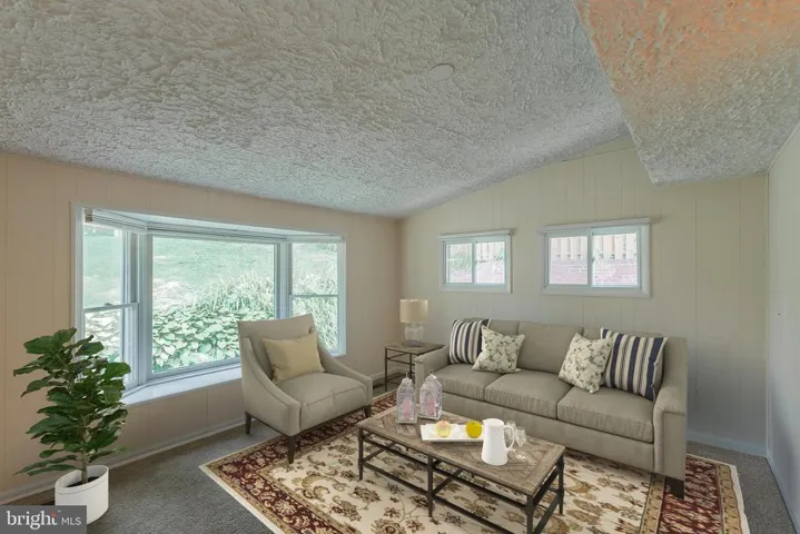 10822 Woodland Dr, Fairfax, Virginia 22030