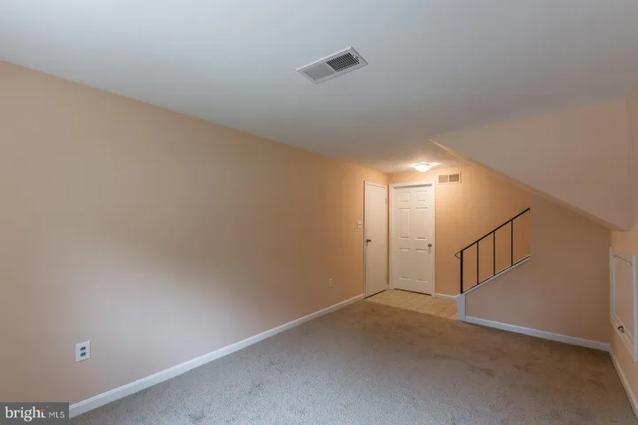 10822 Woodland Dr, Fairfax, Virginia 22030