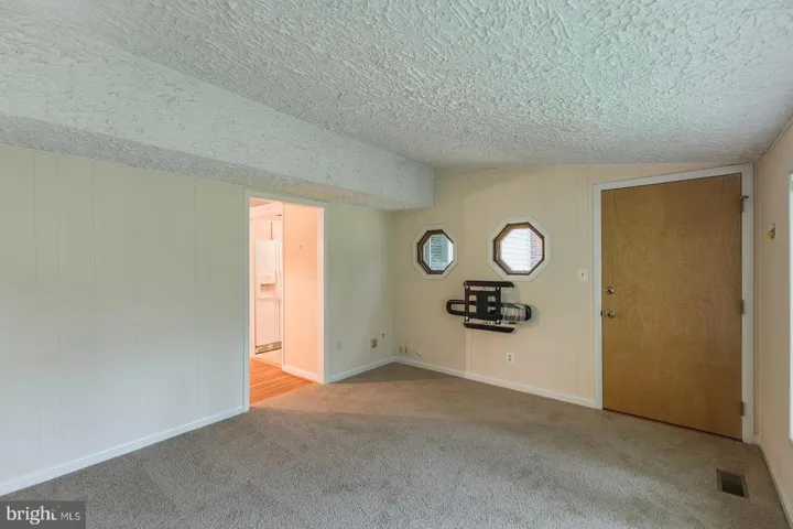10822 Woodland Dr, Fairfax, Virginia 22030