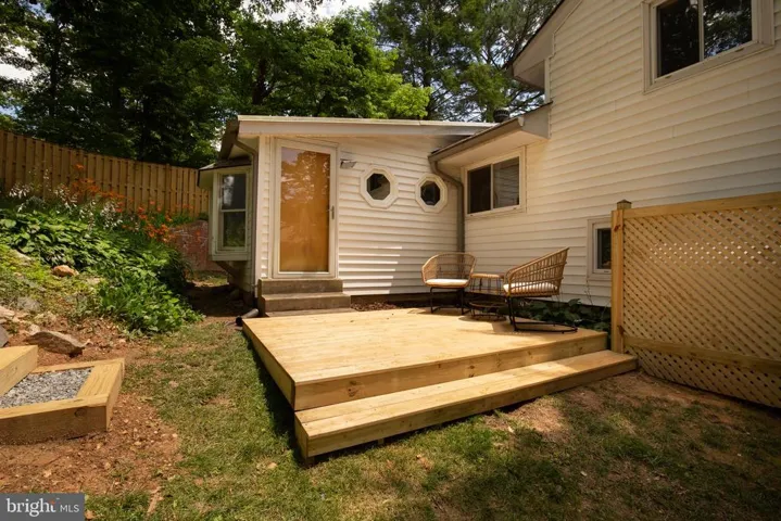 10822 Woodland Dr, Fairfax, Virginia 22030