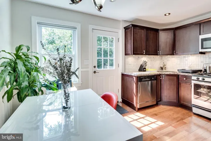 305 Buchanan St, Alexandria, Virginia 22314