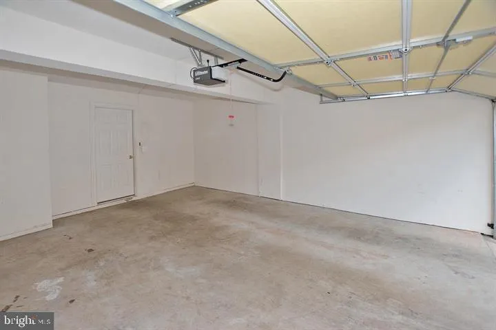 8015 Samuel Wallis St, Lorton, Virginia 22079