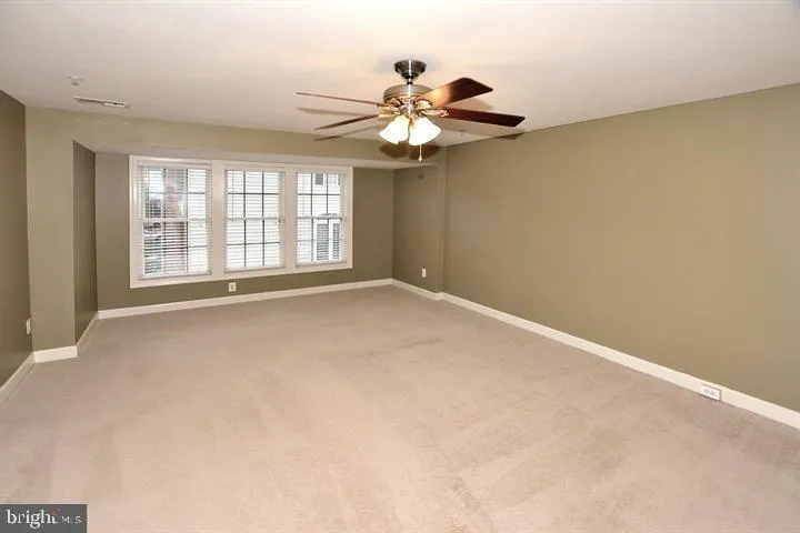8015 Samuel Wallis St, Lorton, Virginia 22079