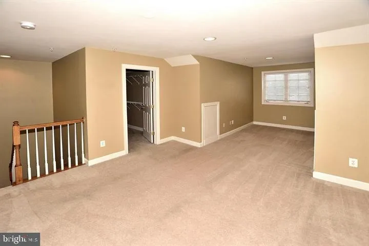 8015 Samuel Wallis St, Lorton, Virginia 22079