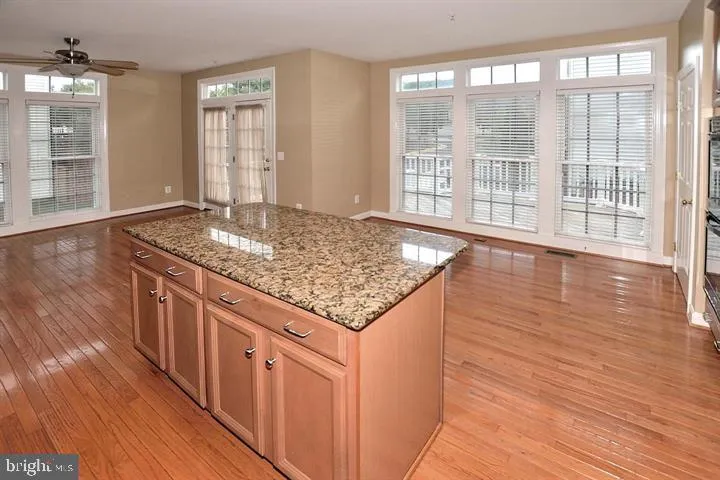 8015 Samuel Wallis St, Lorton, Virginia 22079