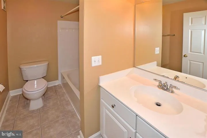 8015 Samuel Wallis St, Lorton, Virginia 22079
