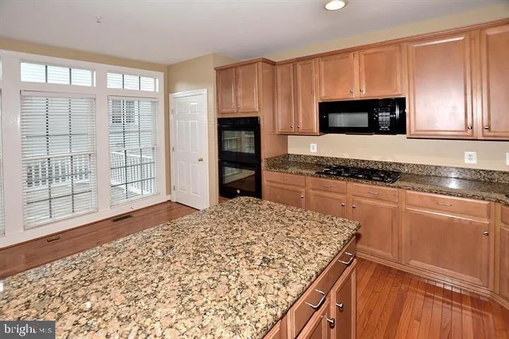 8015 Samuel Wallis St, Lorton, Virginia 22079