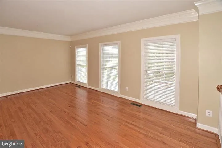 8015 Samuel Wallis St, Lorton, Virginia 22079