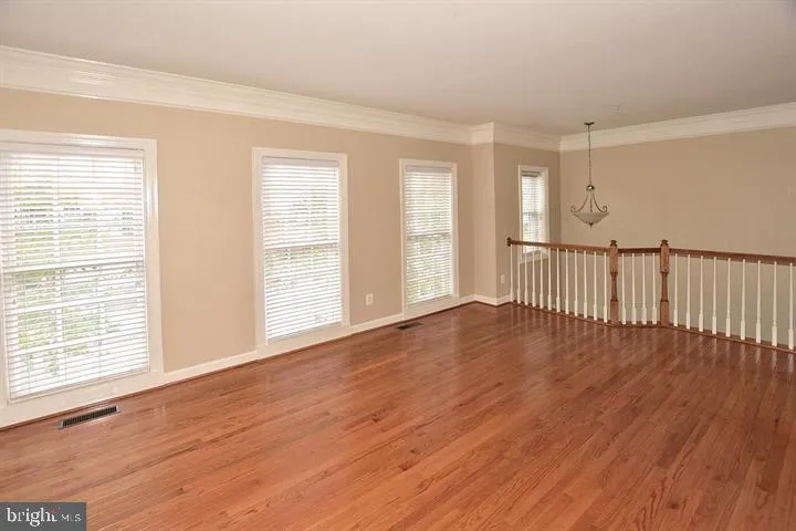 8015 Samuel Wallis St, Lorton, Virginia 22079