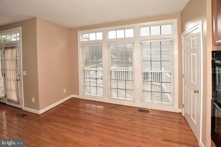 8015 Samuel Wallis St, Lorton, Virginia 22079
